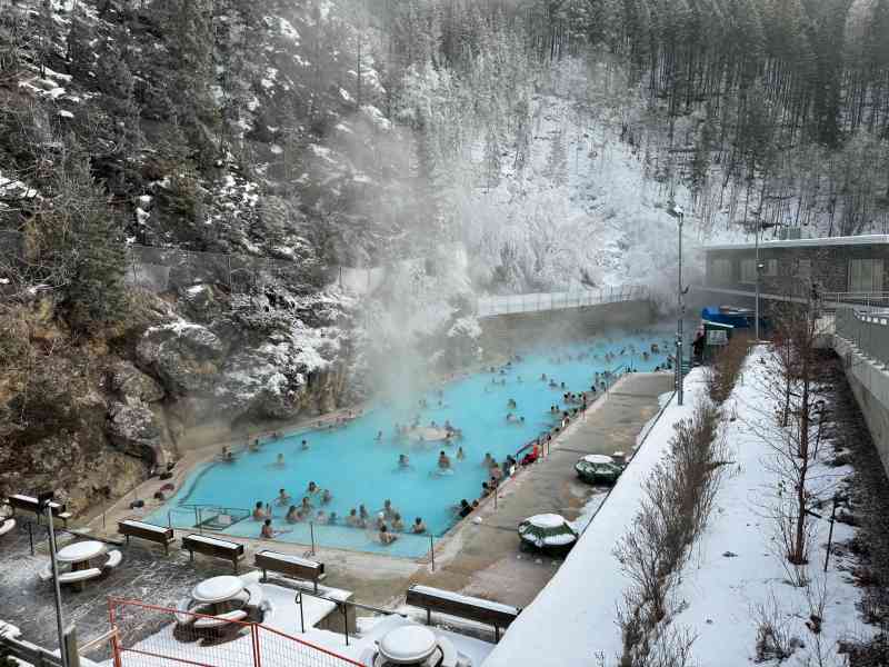 Radium Hot Springs