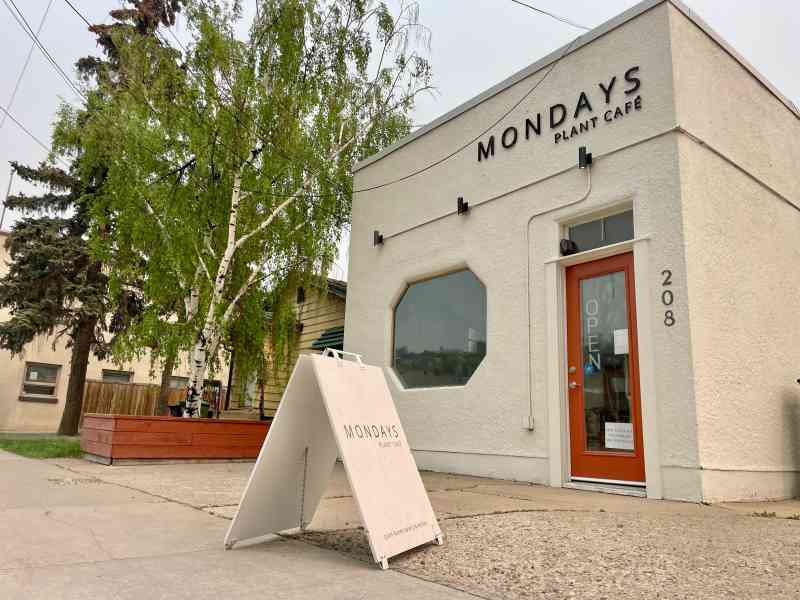 Monday's Plant Cafe
