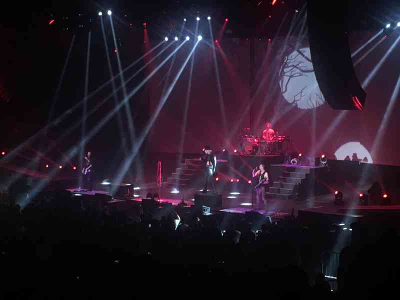 Walk off the Earth & Mariana's Trench