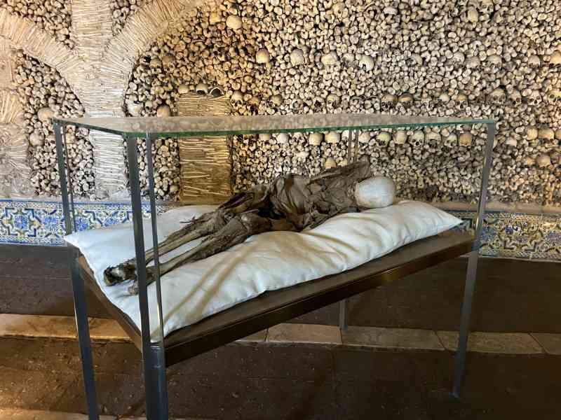 Chapel of Bones (Évora)