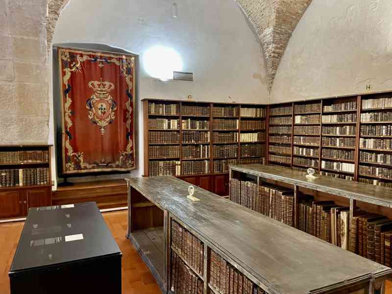 Joanina Library
