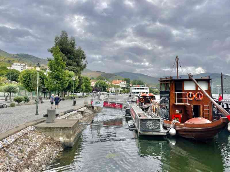 Pinhão - Rabelo Boat 1-Hour Guided Tour