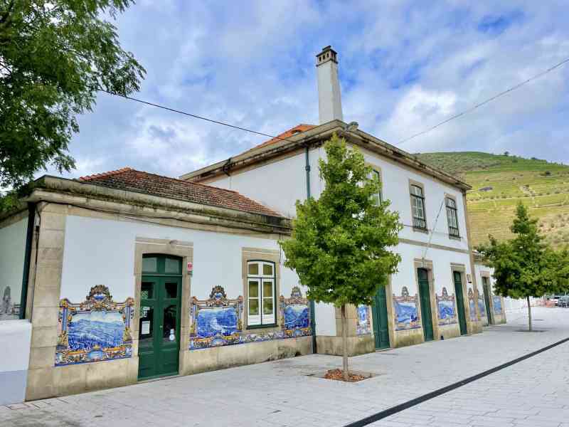 Pinhão Train Station